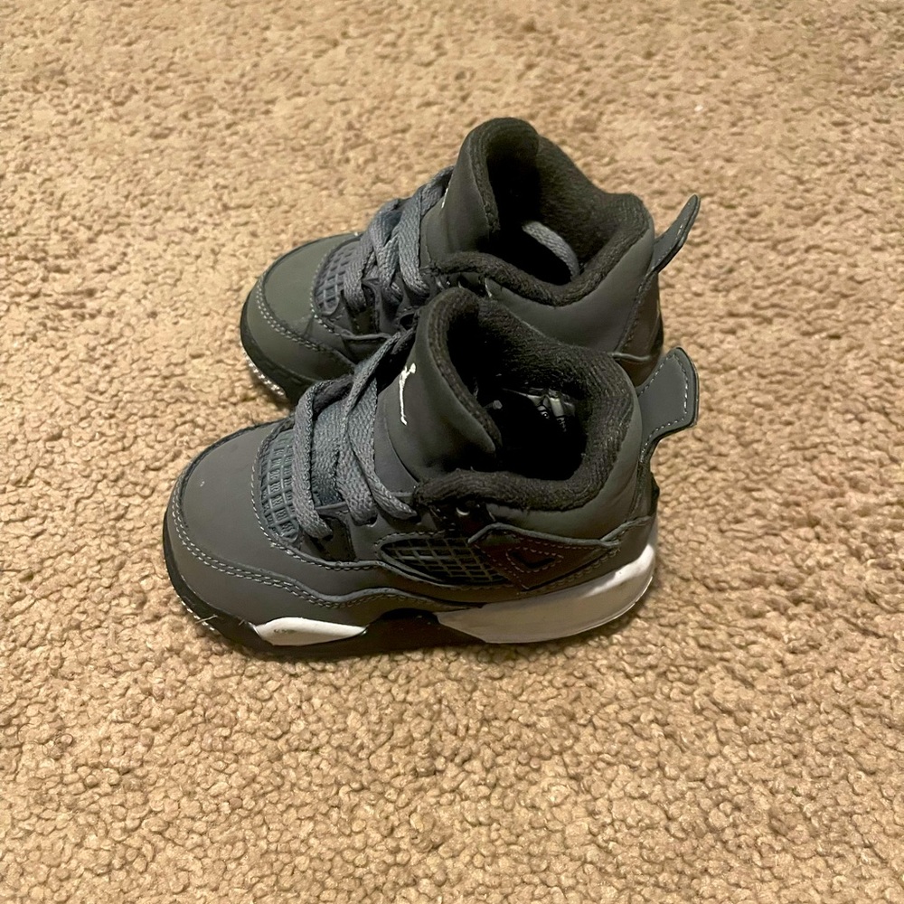Air Jordan 4 Retro ‘Cool Grey’ 2019